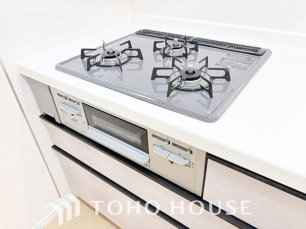 毎日料理をする、料理が好き、家族が多くて量を作る必要がある、等の方々にとっては必須の3口コンロ。