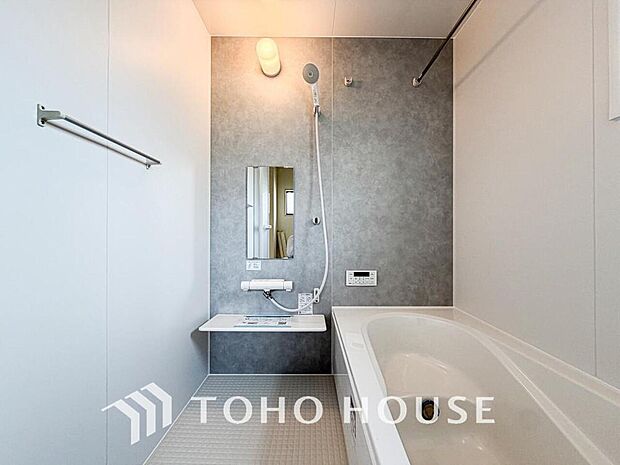 心地よいバスタイムを演出する浴室はゆとりあるサイズを採用。