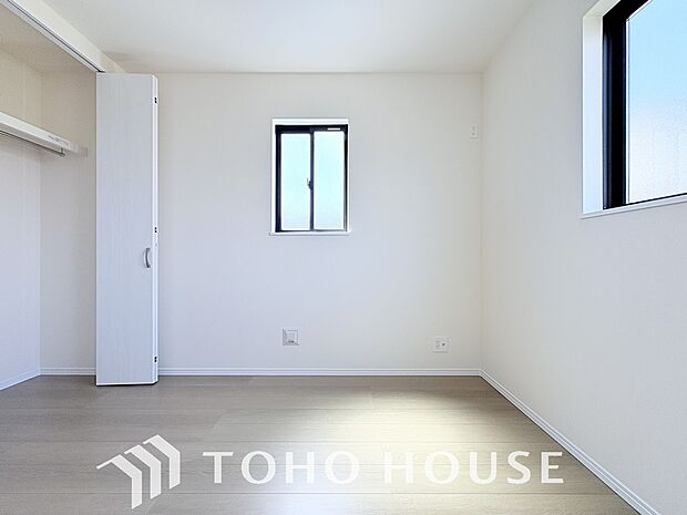 白を基調とした室内は、明るい住空間を造り出すだけでなく、清潔感をもたらしてくれます。