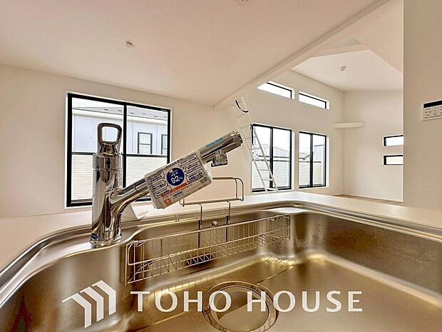 クリアな水が毎日使え、見た目にもスマートな浄水器一体型。お米を炊いたりする際には浄水機能をつかうこともできて、人気の商品です。