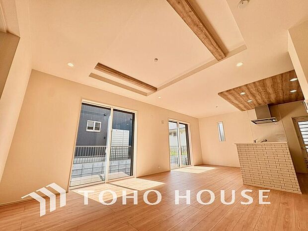 家は、ただ生活する場ではなく、笑顔の毎日、安らぎの日々のために、暮らしを愉しく、快適にする場所。