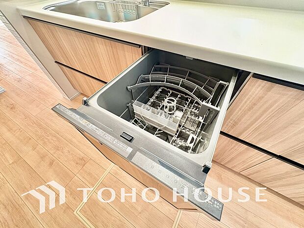 食洗機は家事の時間を短くできることがメリット。ビルトインタイプはキッチンをすっきりとみせてくれます。
