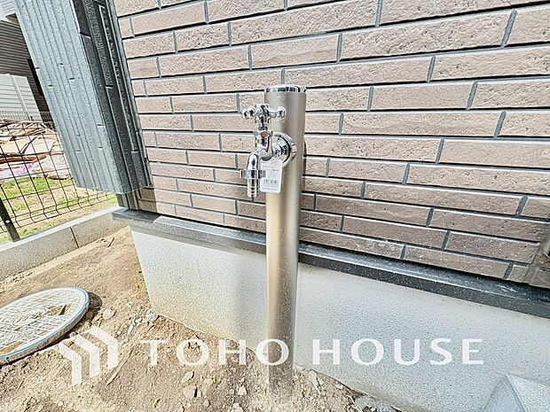 便利な立水栓が設置されており、ガーデニングや洗車など多用途にご利用いただけます。