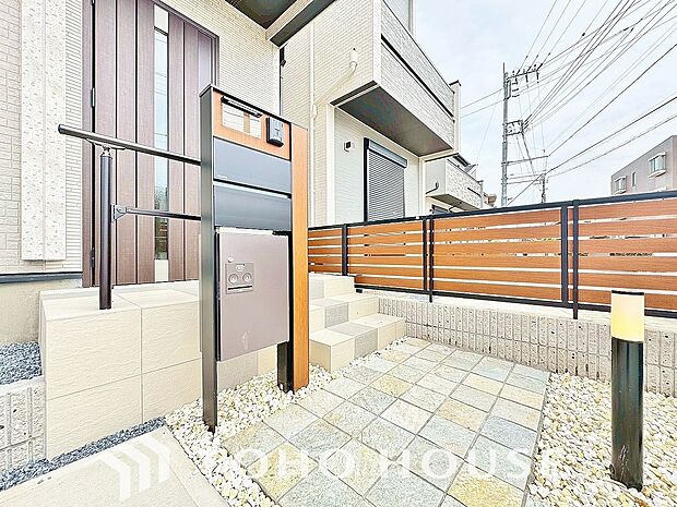 宅配ボックスは、ネットショッピングなどによって増加傾向の小型のお届け物の受け取りにができて便利です。