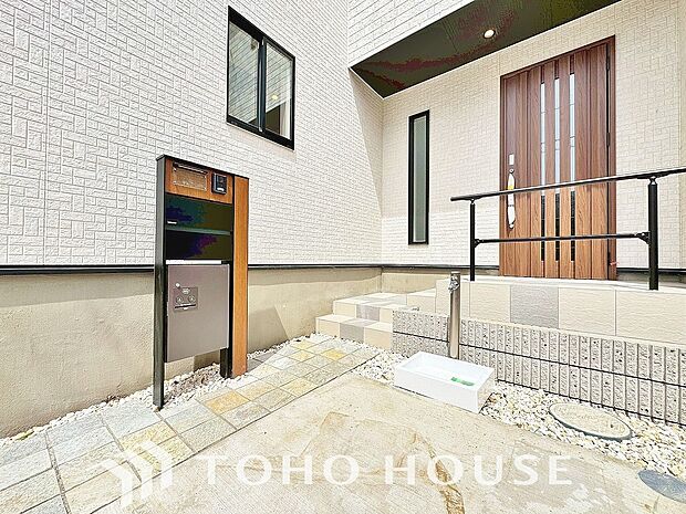 宅配ボックスは、ネットショッピングなどによって増加傾向の小型のお届け物の受け取りにができて便利です。