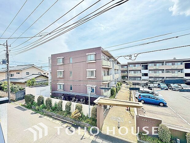 その豊かな眺望にふさわしい空間には、通風・採光にも優れ、心地よい光と風があふれています。