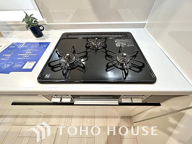 毎日料理をする、料理が好き、家族が多くて量を作る必要がある、等の方々にとっては必須の3口コンロ。