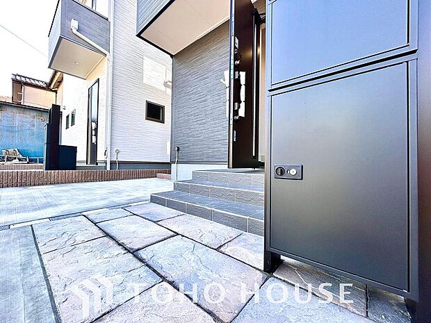 宅配物の受け取りが困難な共働き世帯や、ネットショッピング等をよく利用する方には便利な宅配ボックス。