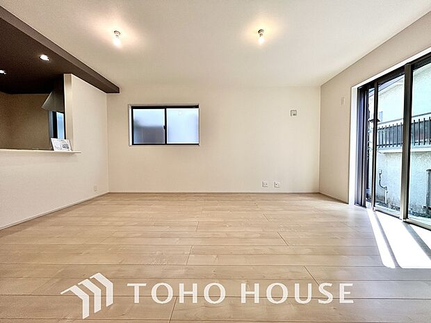 家は、ただ生活する場ではなく、笑顔の毎日、安らぎの日々のために、暮らしを愉しく、快適にする場所。