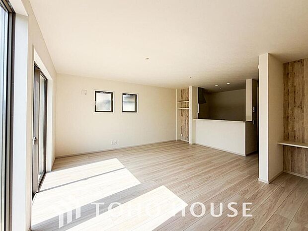 作り手の「気持ちの良いリビングでお過ごししていただきたい」という思いを感じさせます。