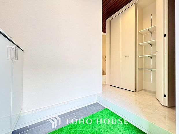 ダウンライトを使用しお洒落に演出。帰りたくなる家をテーマに設計。いつも「人」と「家」の間に・・・。