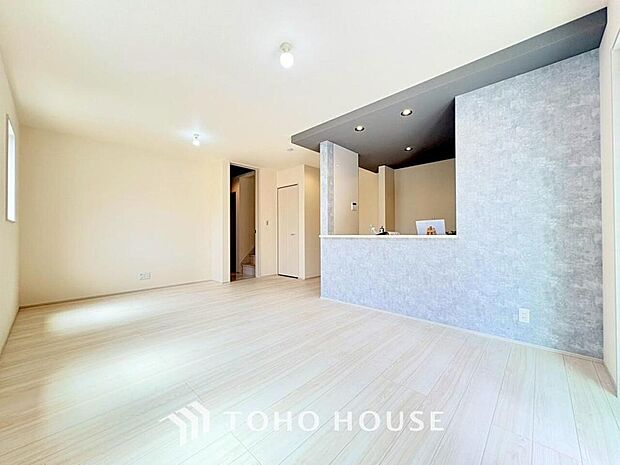 造りこんだ空間演出の妙が生み出す光と質のハーモニーはこの住宅のクオリティの良さを実感させてくれます。