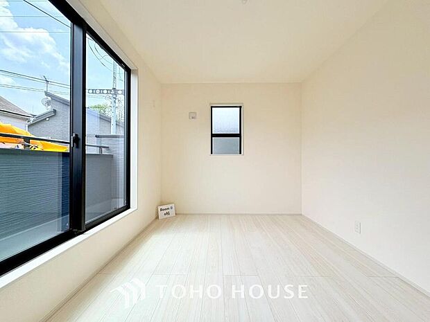 一日の疲れを癒やしてくれる主寝室。時を忘れて過ごす場所として過ごせるお部屋。