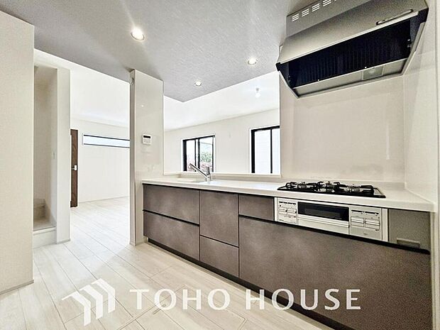 お料理の上手な方が、独壇場でお料理の腕を披露するスタイルに向いているキッチンです。