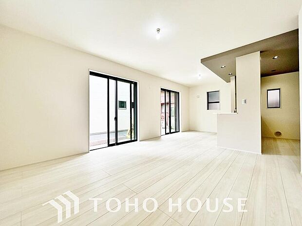 造りこんだ空間演出の妙が生み出す光と質のハーモニーはこの住宅のクオリティの良さを実感させてくれます。