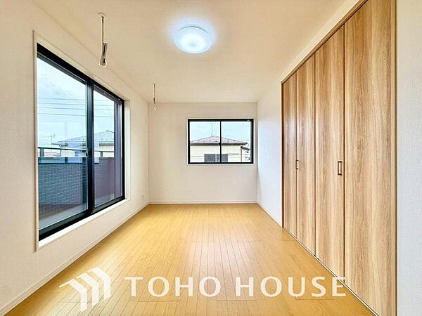 お子様の心と身体を見守る子供部屋として、小さな自立心を育むお部屋作りを見越してご覧下さい。