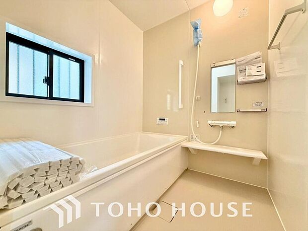 心地よいバスタイムを演出する浴室はゆとりあるサイズを採用。