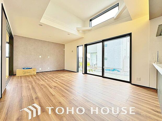 造りこんだ空間演出の妙が生み出す光と質のハーモニーはこの住宅のクオリティの良さを実感させてくれます。