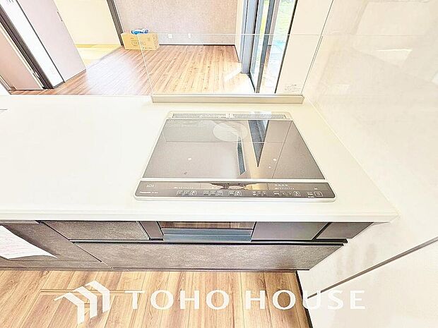 火を使わないので、吹きこぼれによる立ち消えの心配もなく、上昇気流も少ないので油の飛び散りが抑える事が出来ます。