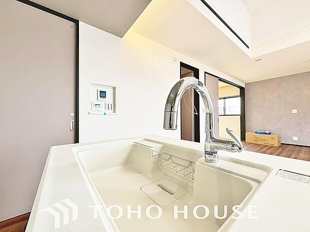 クリアな水が毎日使え、見た目にもスマートな浄水器一体型。お米を炊いたりする際には浄水機能をつかうこともできて、人気の商品です。