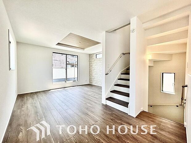 作り手の「気持ちの良いリビングでお過ごししていただきたい」という思いを感じさせます。