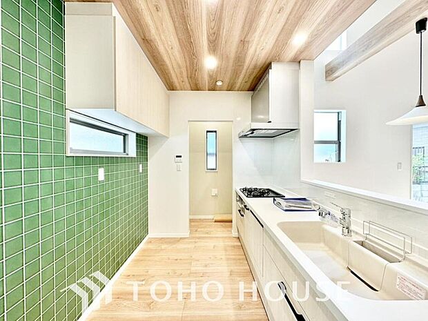 広々としたキッチンスペースで快適に作業ができると、毎日のお料理もより一層楽しく取り組めそうですね。