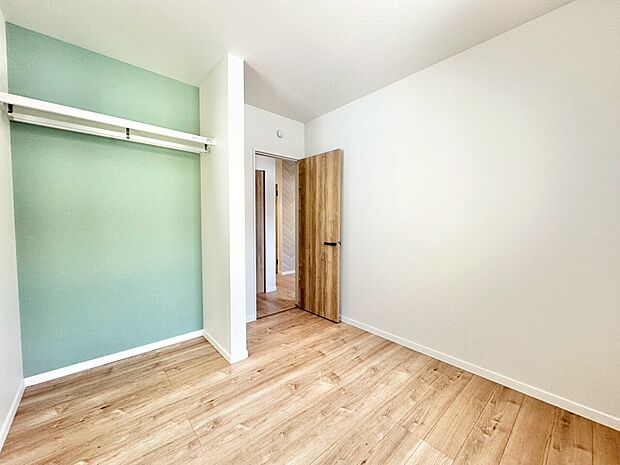 家具の配置がしやすい室内。趣味の部屋としても十分な広さを確保しており、快適にお使いいただけます。