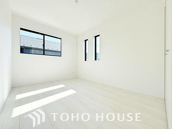 生活感を感じない空間では落ち着く事はできません。絶妙な雰囲気、配色、素材感を意識してコーディネート。
