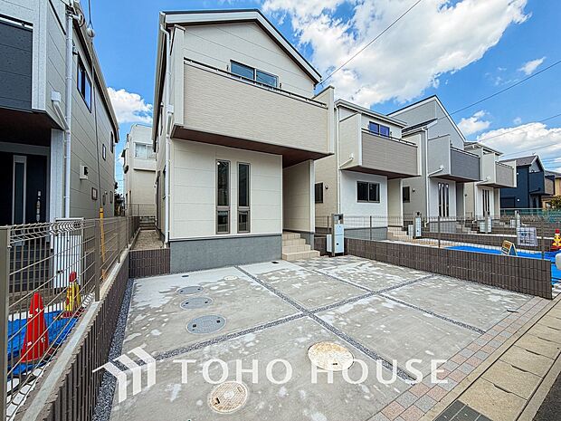 マンションとは違う敷地内駐車。ご主人様のお車のお手入れにも気合が入りますね。