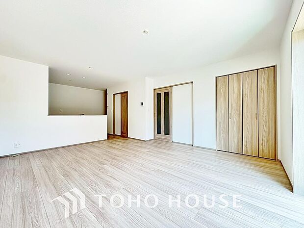 造りこんだ空間演出の妙が生み出す光と質のハーモニーはこの住宅のクオリティの良さを実感させてくれます。