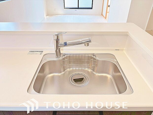 浄水と原水をボタン一つで切り替えられる浄水器一体型水洗。近年主流になりつつある人気の設備です。