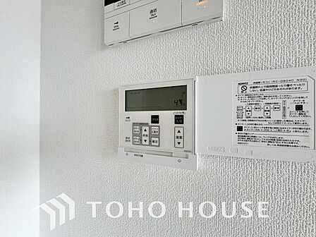 通気性や快適性を重視したリビングには、空気を汚さずに室内を快適な温度に保つ床暖房を完備しております。