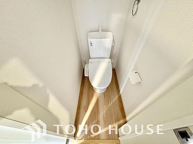 清潔な空間であって頂けますように、目に留まるだけではなく、汚れをふき取り易いフロアと壁紙をチョイス。