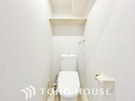 清潔な空間であって頂けますように、目に留まるだけではなく汚れをふき取り易いフロアと壁紙をチョイス。