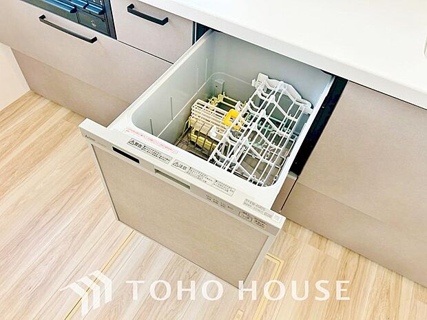 ビルトイン食洗機。高温のお湯や高圧水流を使うことにより汚れを効果的に落とすことができます。