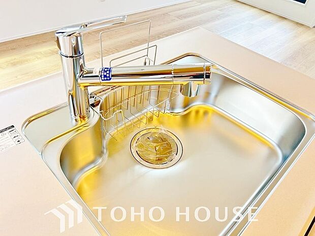 浄水と原水をボタン一つで切り替えられる浄水器一体型水洗。近年主流になりつつある人気の設備です。