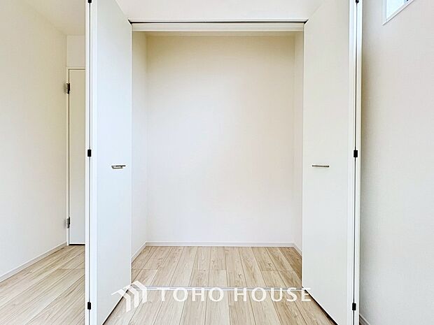 お子様のおもちゃやゴルフバック等、大きなお荷物をお持ちの方や、お荷物が多い方でも安心のスペースです。