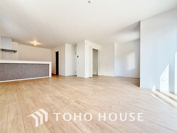 造りこんだ空間演出の妙が生み出す光と質のハーモニーはこの住宅のクオリティの良さを実感させてくれます。