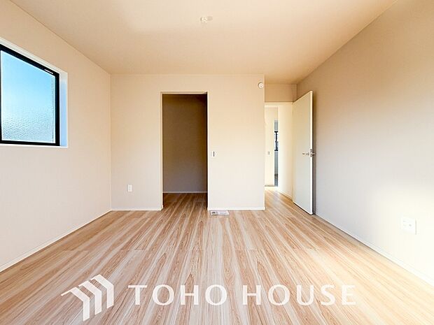 心と体をゆったりと安らげる主寝室。寝室のゆとりが大きい分だけ、暮らしの安らぎは深まります。