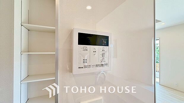 スイッチ1つで一定量の湯を浴槽に張ったり、保温や追い焚きをすることができる機能は何かと便利。