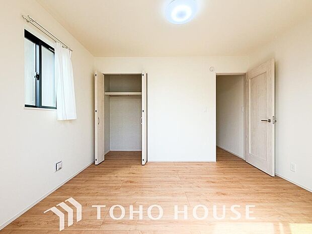 白を基調とした室内は、明るい住空間を造り出すだけでなく、清潔感をもたらしてくれます。