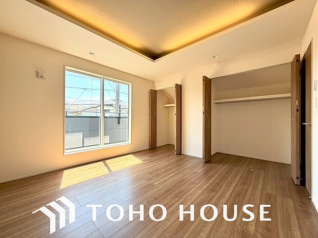 一日の疲れを癒やしてくれる主寝室。時を忘れて過ごす場所として過ごせるお部屋。