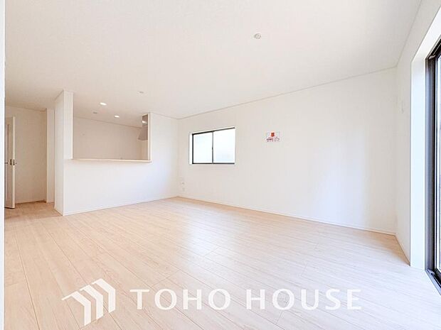 造りこんだ空間演出の妙が生み出す光と質のハーモニーはこの住宅のクオリティの良さを実感させてくれます。