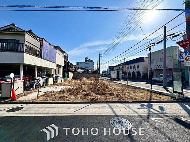 春夏秋冬・・・四季折々の変化を楽しめる心地よい場所。時間の経過と共に味わいが出る素敵な空間へ・・・。家はただ生活する場ではなく、暮らしを愉しく、快適にする場所。笑顔の毎日、安らぎの日々のために・・・。
