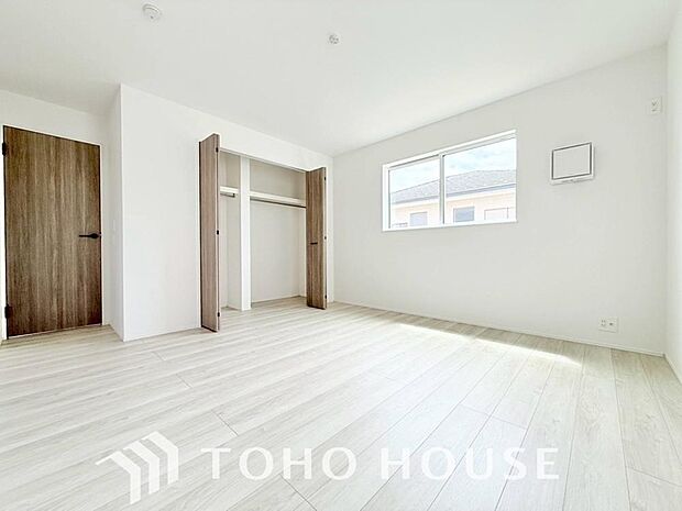 一日の疲れを癒やしてくれる主寝室。時を忘れて過ごす場所として過ごせるお部屋。