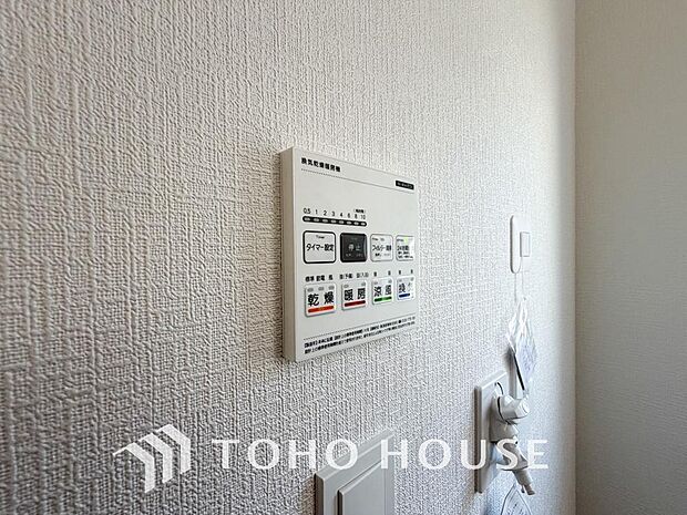その名のとおり、乾燥・暖房・換気・涼風・24時間換気と年間を通じて活躍してくれる多機能アイテムです。