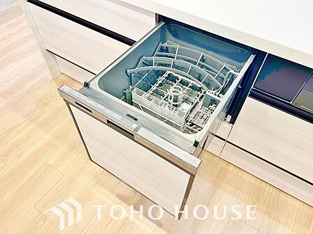 食洗機は家事の時間を短くできることがメリット。ビルトインタイプはキッチンをすっきりとみせてくれます。