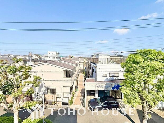 その豊かな眺望にふさわしい空間には、通風・採光にも優れ、心地よい光と風があふれています。