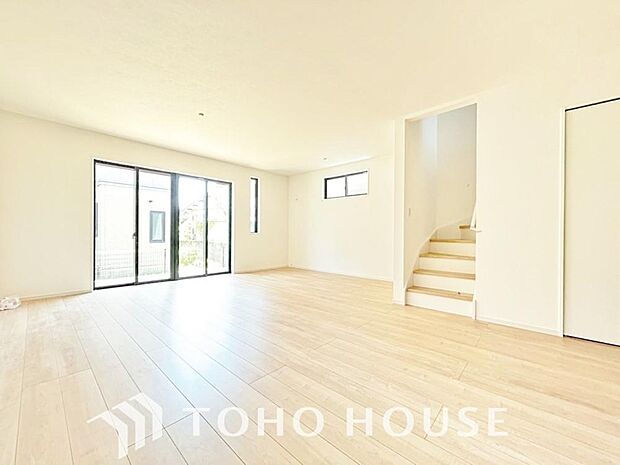 造りこんだ空間演出の妙が生み出す光と質のハーモニーはこの住宅のクオリティの良さを実感させてくれます。