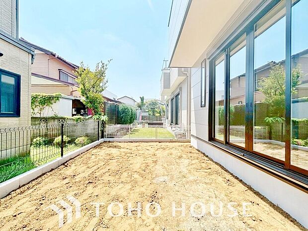 どんなお庭に仕上げるか。新生活に付いて回る楽しい悩みのひとつです。ウッドデッキの新設等もご相談下さい
